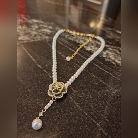 Pearly like beaded choker necklace - Picture 4 of 8